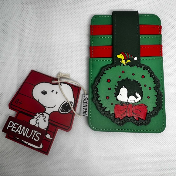 Loungefly Snoopy Cardholder Wallet Peanuts Woodstock Wreath NWT Holiday - Picture 1 of 4